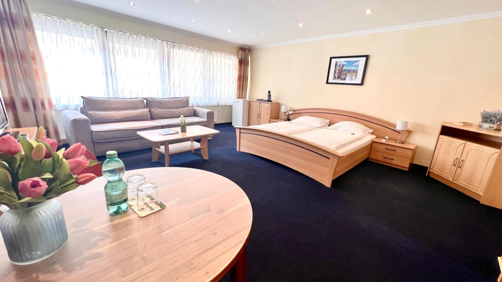 Hotel Zur Loreley - Garni Санкт Гоар Екстериор снимка